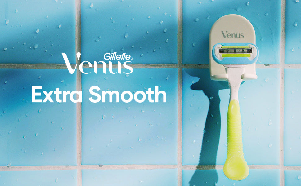 Gillette Venus Extra Smooth Razor Blades Women, Pack of 4 Razor Blade Refills, Lubrastrip with A Touch of Avocade Oils