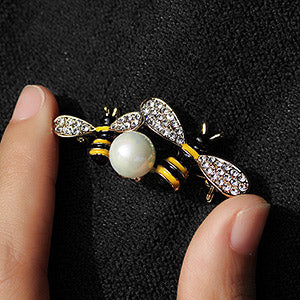 Gleamart Butterfly Crystal Brooch Insect Animal Pin Badge for Women
