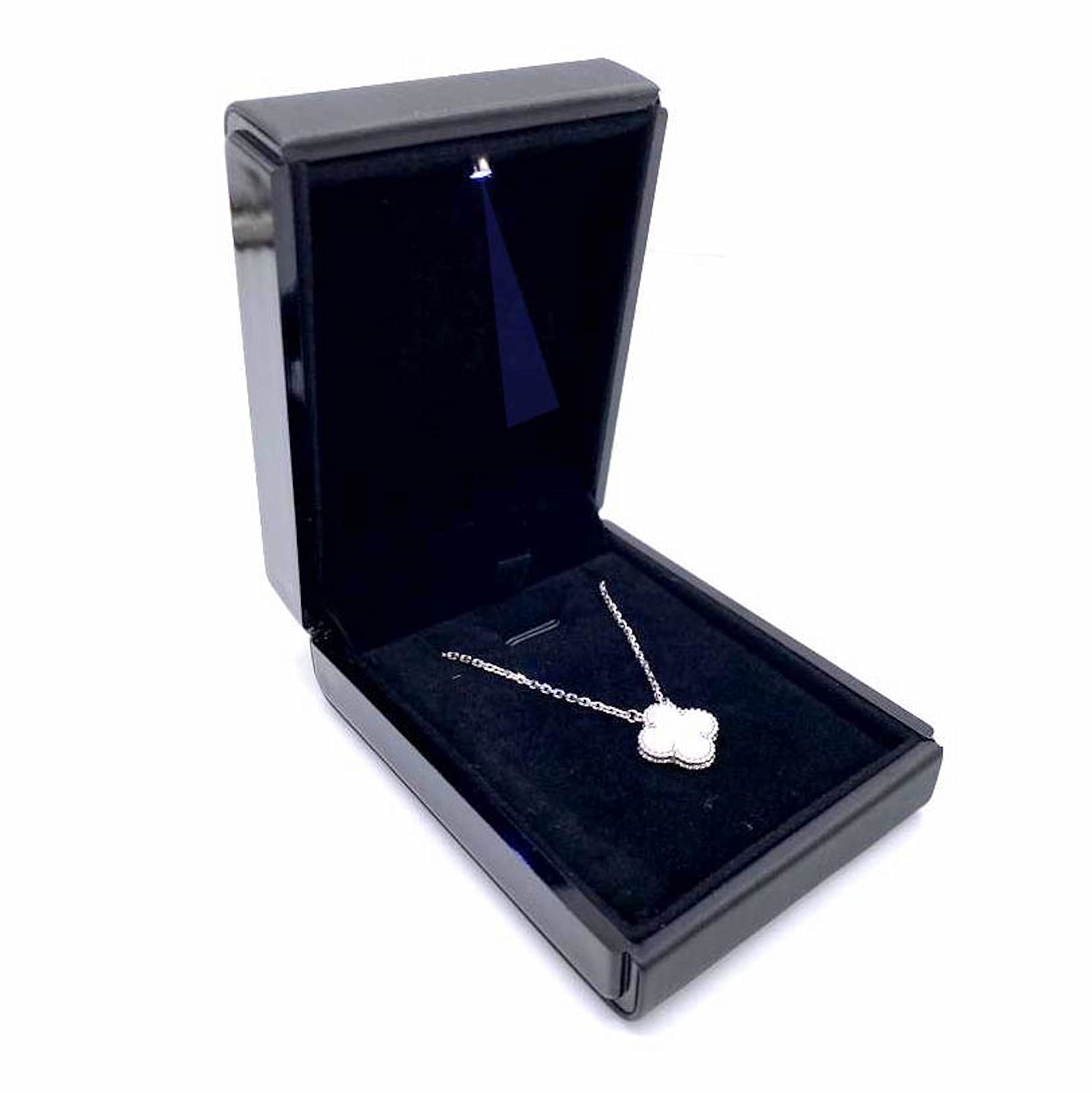 Luxury Faux Leather Necklace Gift Box with LED Light | Small Gift Box for Jewellery | Perfect Bridal Necklace Box