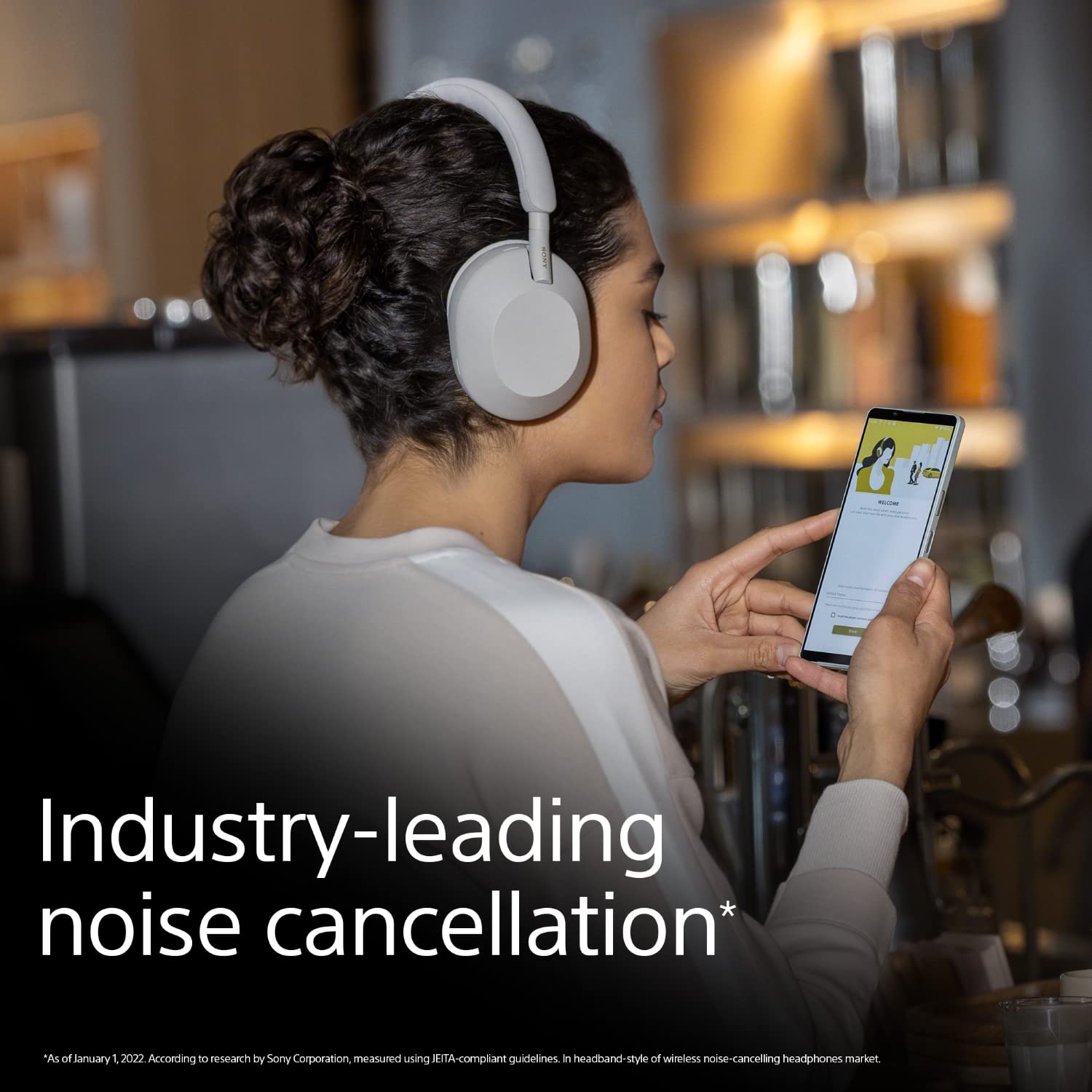 Sony WH-1000XM5 Noise Cancelling Wireless Headphones - 30 hours battery life - Over-ear style - Optimised for Alexa and the Google Assistant - with built-in mic for phone calls - Silver