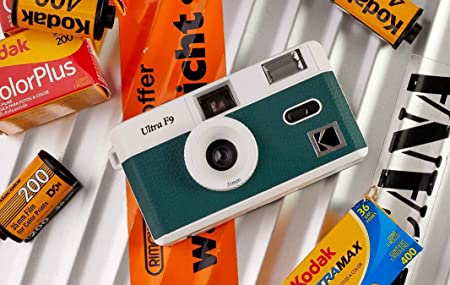 Kodak Ultra F9 35mm Film Camera Camera - Retro Style, Focus Free, Reusable, Built in Flash, Easy to Use (Dark Night Green)